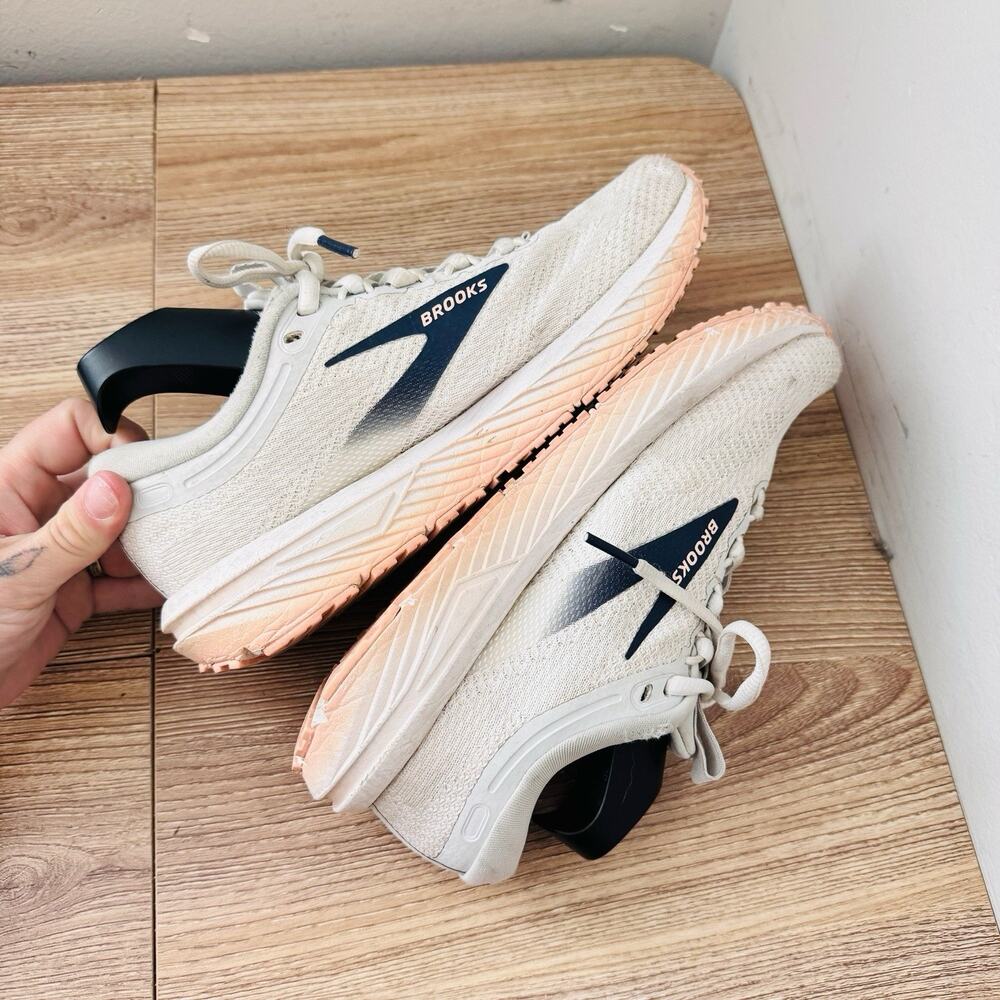 Brooks Revel 7 women's running shoes White And Pink Size 5.5 - Picture 7 of 11